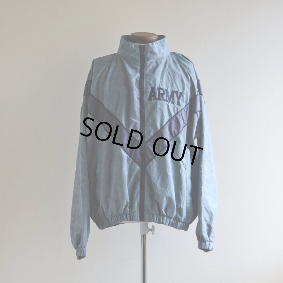 画像1: 2010s US.ARMY PFU ナイロントレーニングジャケット　 全面ACU迷彩リフレクト　 表記SMALL-REGULAR  (1)