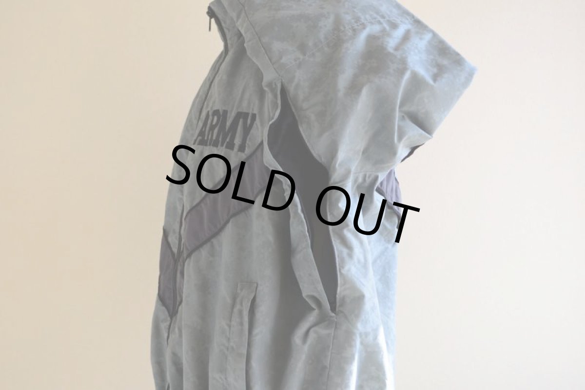 画像14: 2010s US.ARMY PFU ナイロントレーニングジャケット　 全面ACU迷彩リフレクト　 表記MEDIUM-REGULAR  (14)