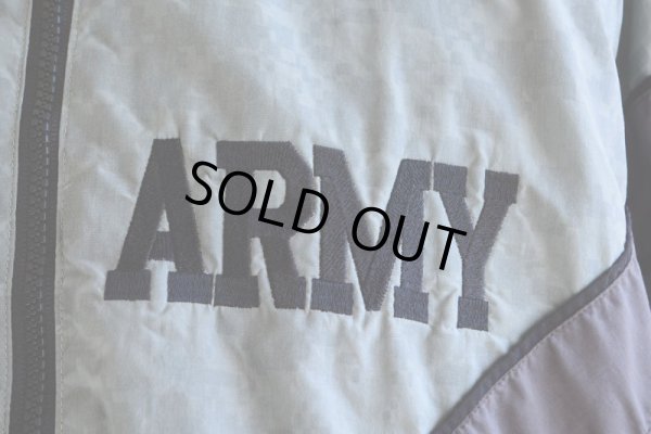 画像8: 2010s US.ARMY PFU ナイロントレーニングジャケット　 全面ACU迷彩リフレクト　 表記MEDIUM-REGULAR 