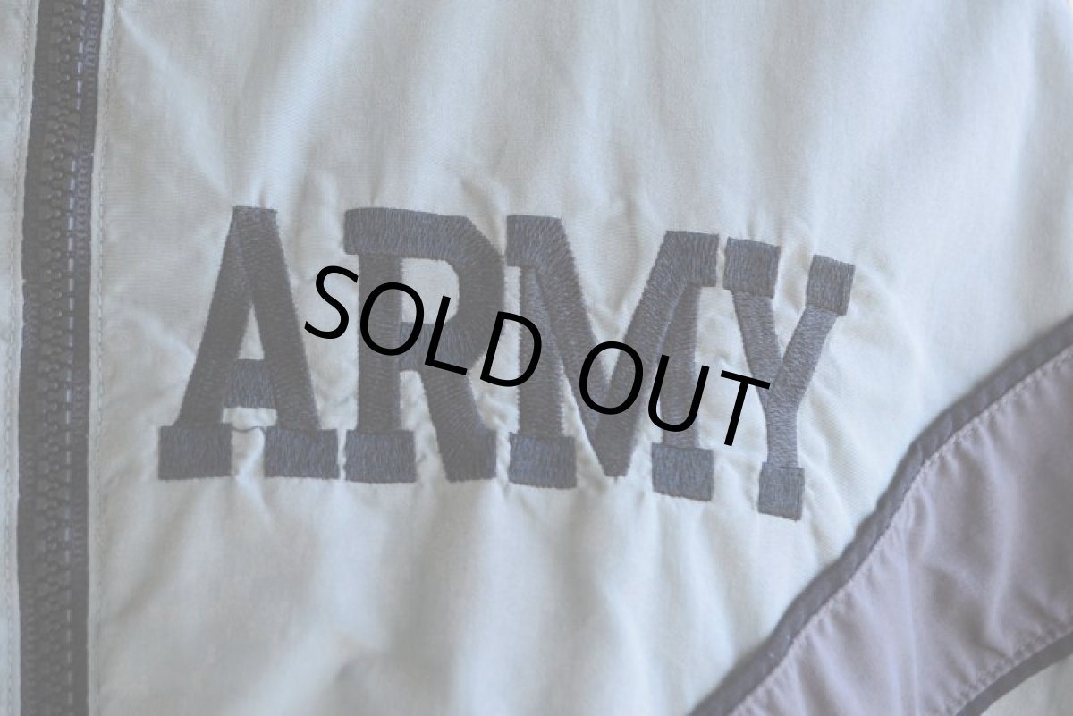 画像8: 2010s US.ARMY PFU ナイロントレーニングジャケット　 全面ACU迷彩リフレクト　 表記MEDIUM-REGULAR  (8)