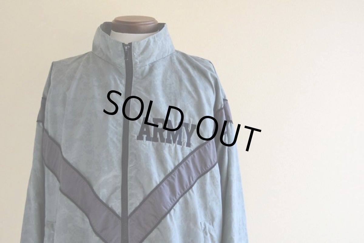 画像5: 2010s US.ARMY PFU ナイロントレーニングジャケット　 全面ACU迷彩リフレクト　 表記MEDIUM-REGULAR  (5)