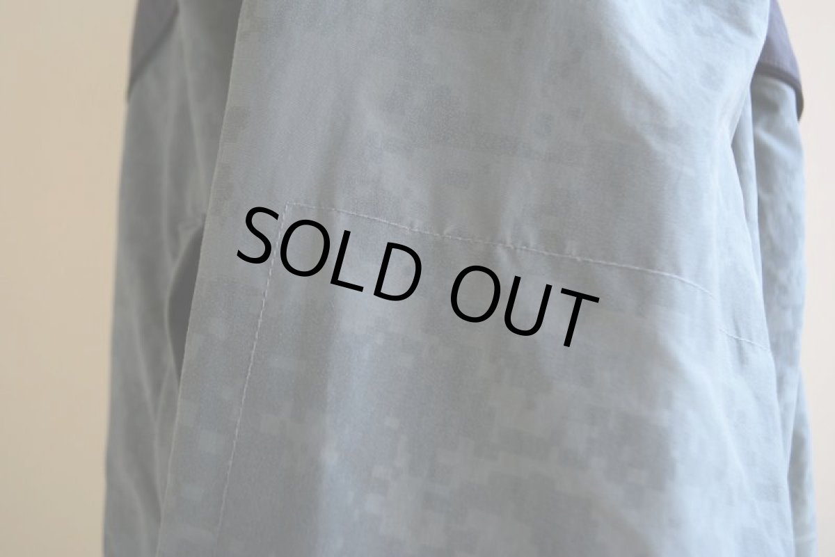 画像12: 2010s US.ARMY PFU ナイロントレーニングジャケット　 全面ACU迷彩リフレクト　 表記LARGE-REGULAR  (12)