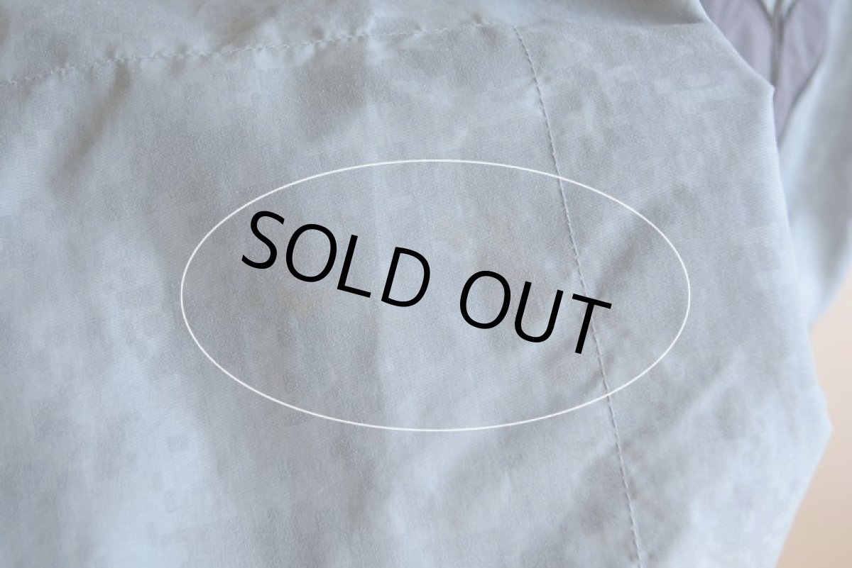 画像16: 2010s US.ARMY PFU ナイロントレーニングジャケット　 全面ACU迷彩リフレクト　 表記LARGE-REGULAR  (16)