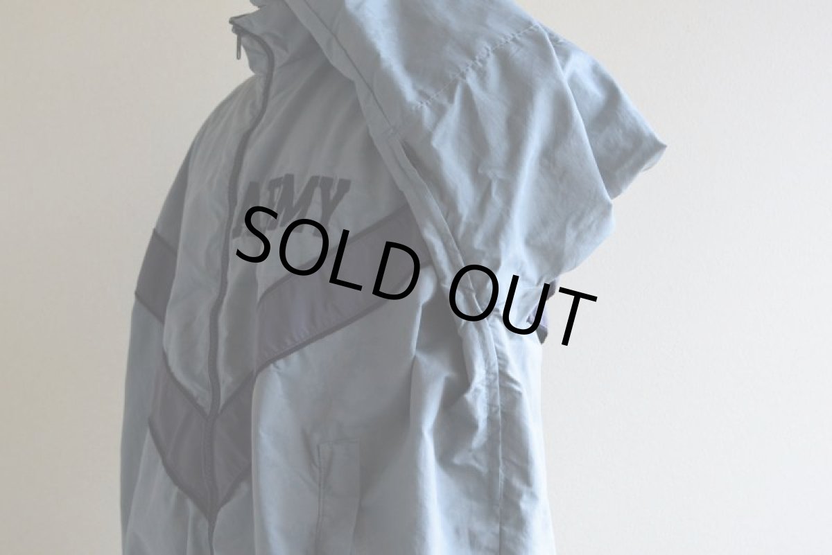 画像13: 2010s US.ARMY PFU ナイロントレーニングジャケット　 全面ACU迷彩リフレクト　 表記MEDIUM-REGULAR  (13)