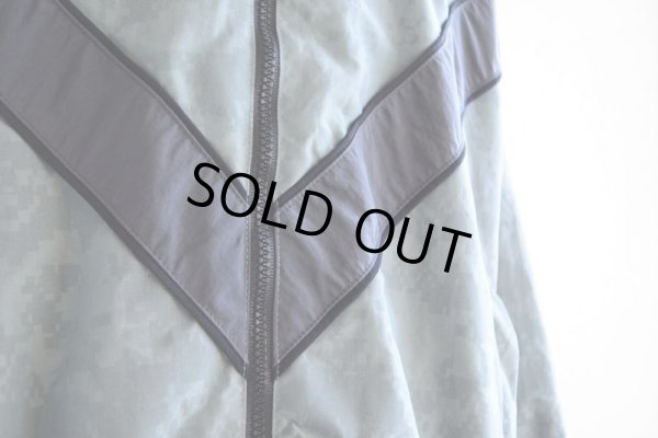 画像9: 2010s US.ARMY PFU ナイロントレーニングジャケット  全面ACU迷彩リフレクト  表記LARGE-REGULAR