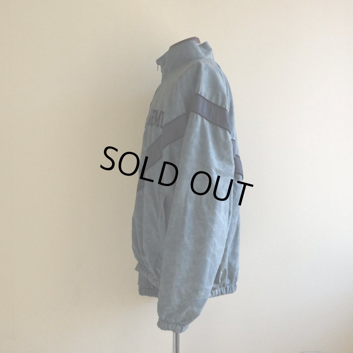 画像4: 2010s US.ARMY PFU ナイロントレーニングジャケット　 全面ACU迷彩リフレクト　 表記LARGE-REGULAR  (4)