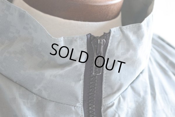 画像7: 2010s US.ARMY PFU ナイロントレーニングジャケット　 全面ACU迷彩リフレクト　 表記SMALL-REGULAR 