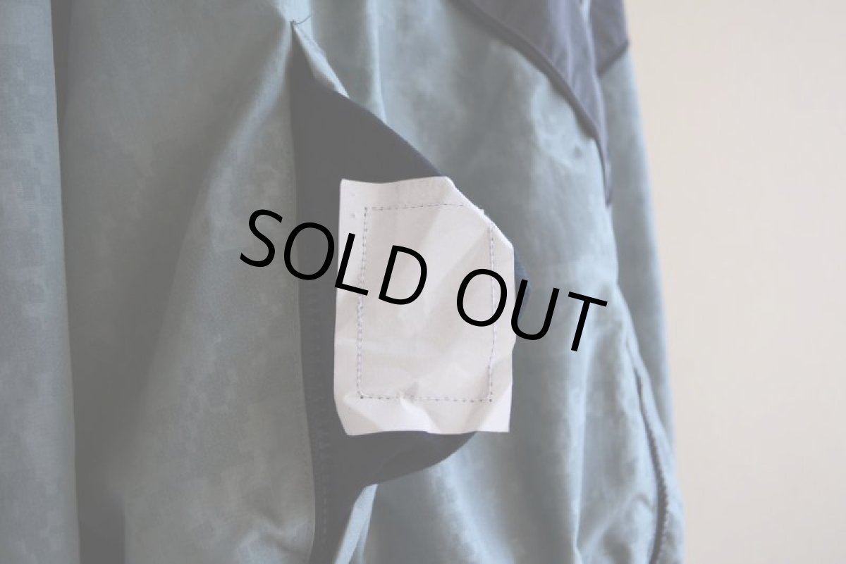 画像15: 2010s US.ARMY PFU ナイロントレーニングジャケット　 全面ACU迷彩リフレクト　 表記LARGE-REGULAR  (15)