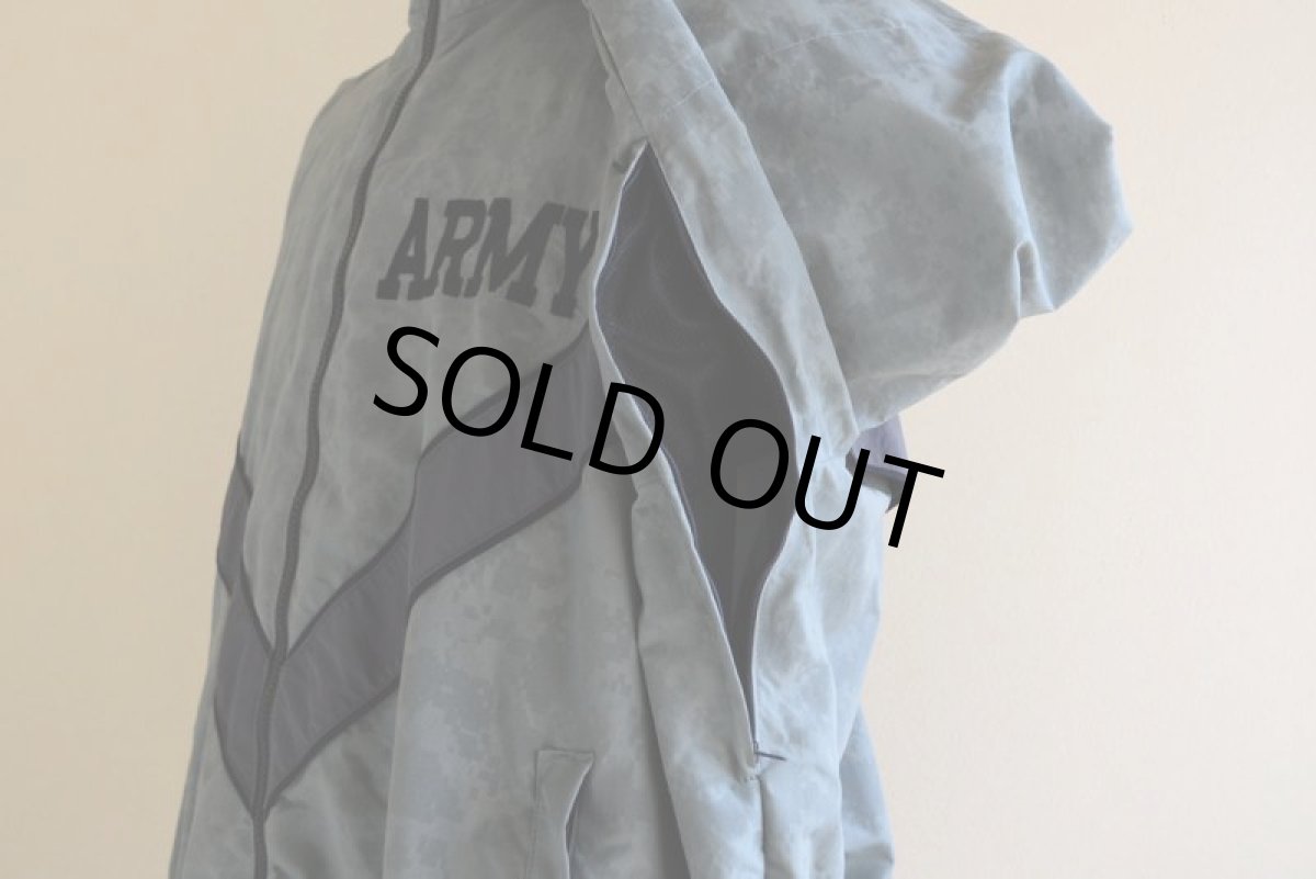 画像14: 2010s US.ARMY PFU ナイロントレーニングジャケット　 全面ACU迷彩リフレクト　 表記LARGE-REGULAR  (14)