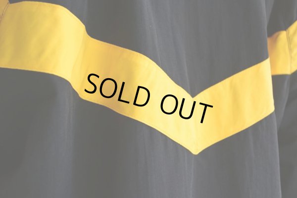 画像13: 2010s US.ARMY APFU ナイロントレーニングジャケット　 表記MEDIUM-LONG 