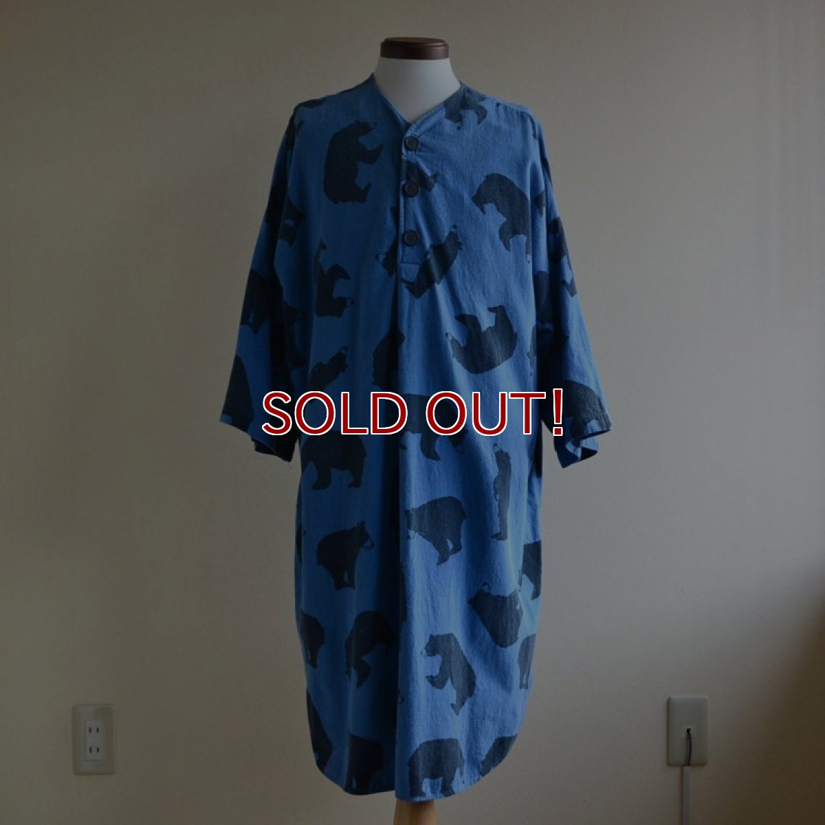 画像1: 1990s MICHIGAN RAG クマ総柄フランネルプルオーバーシャツ　 表記L/XL  (1)