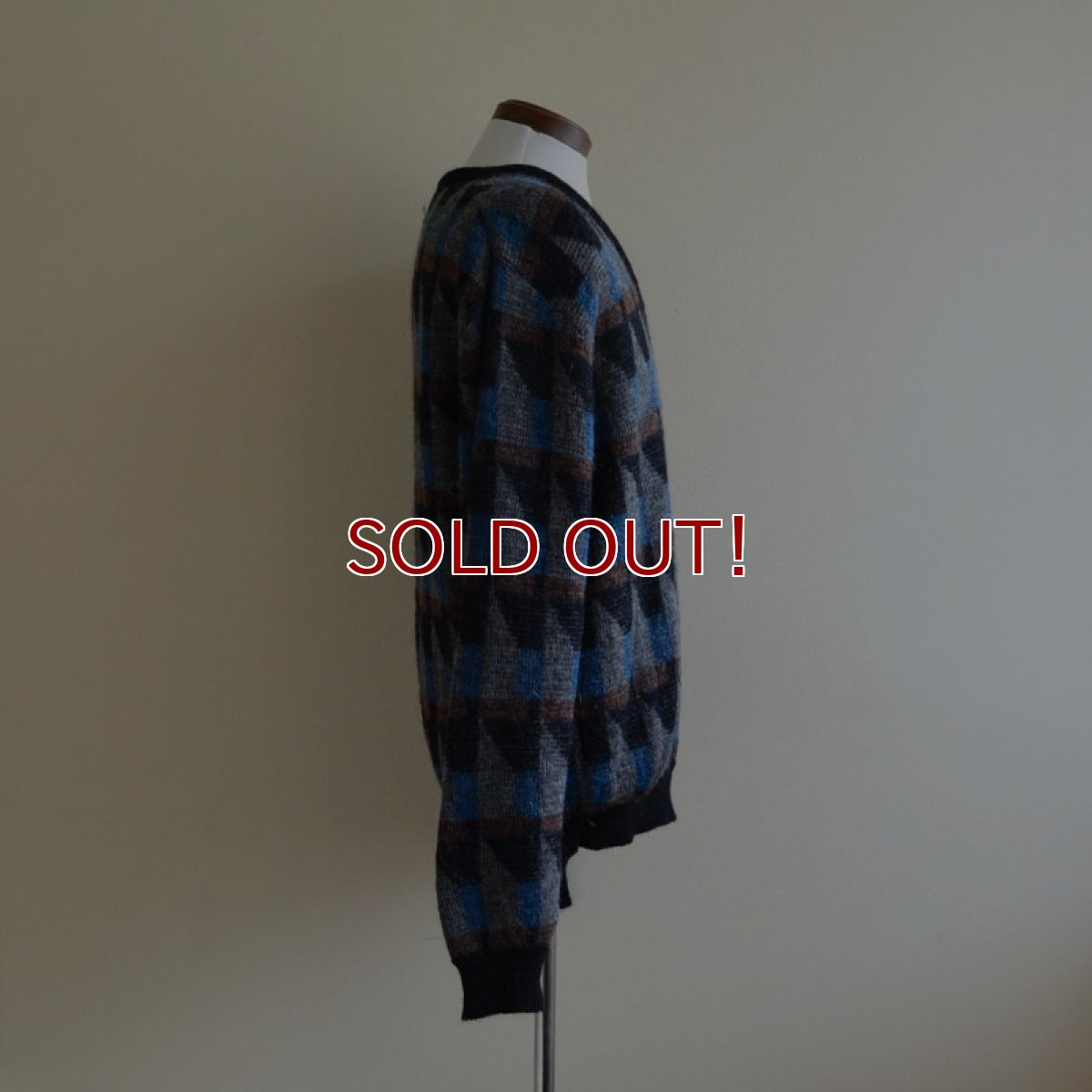 画像2: 1970s PENDLETON Vネックウールセーター　 表記L  (2)