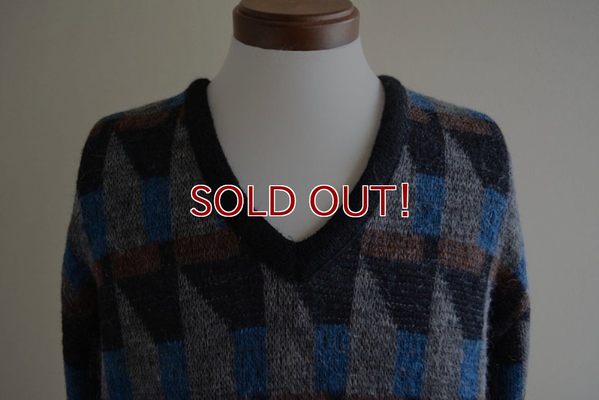 画像8: 1970s PENDLETON Vネックウールセーター　 表記L  (8)