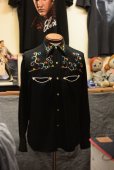 画像3: 1950s LasVegas ブラックレーヨン刺繍ウエスタンシャツ　 実寸M 