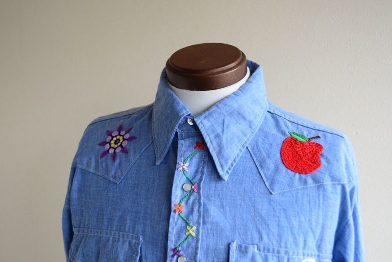 vintage★70s ラングラー　刺繍シャンブレー　USA ヒッピー　デニム 1970s Sears 刺繍シャンブレーウエスタンシャツ 表記L - 古着屋HamburgCafe