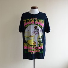 画像1: 2000s〜 ELTON JOHN GOODBYE YELLOW BRICK ROAD 2016 WORLD TOUR Tシャツ　 表記L  (1)