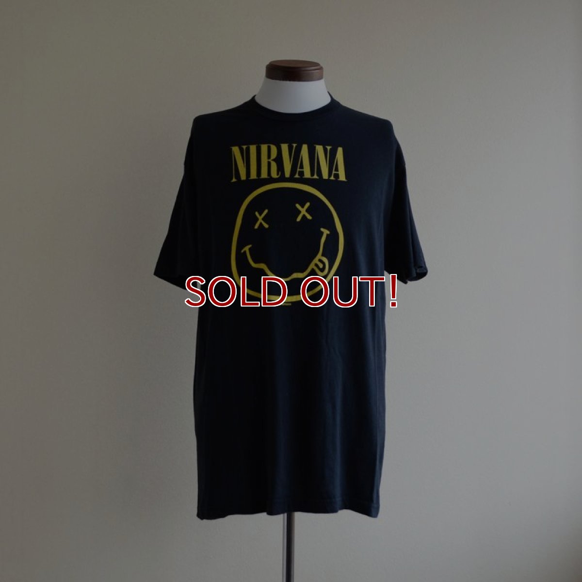 画像1: NIRVANA スマイルTシャツ　 実寸L  (1)