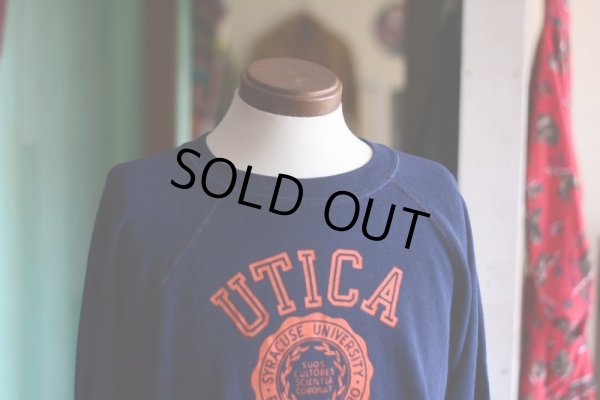 画像4: 1980s UTICA COLLEGE カレッジスウェット  フロッキープリント  実寸L