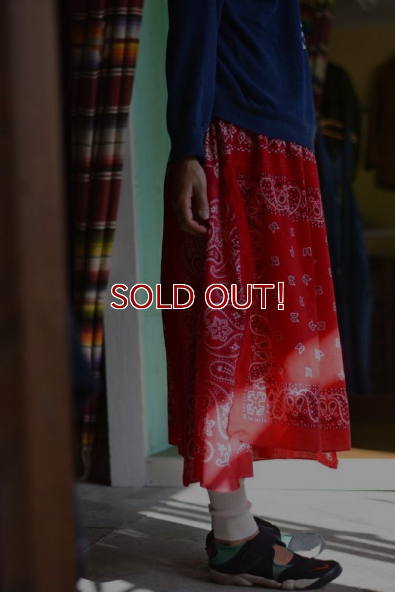 画像2: VINTAGE Bandana Skirt /RED　 [HamburgCafe ORIGINAL RE-MAKE]  (2)