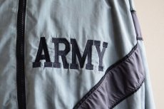 画像6: 2000s US.ARMY IPFU ナイロントレーニングジャケット　 全面ACU迷彩リフレクト　 表記MEDIUM-REGULAR  (6)