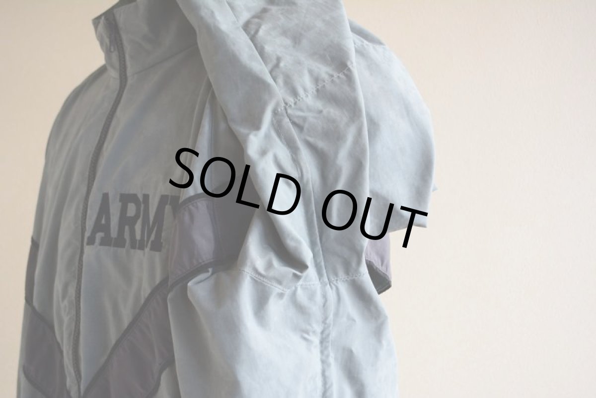 画像13: 2000s US.ARMY IPFU ナイロントレーニングジャケット　 全面ACU迷彩リフレクト　 表記MEDIUM-REGULAR  (13)