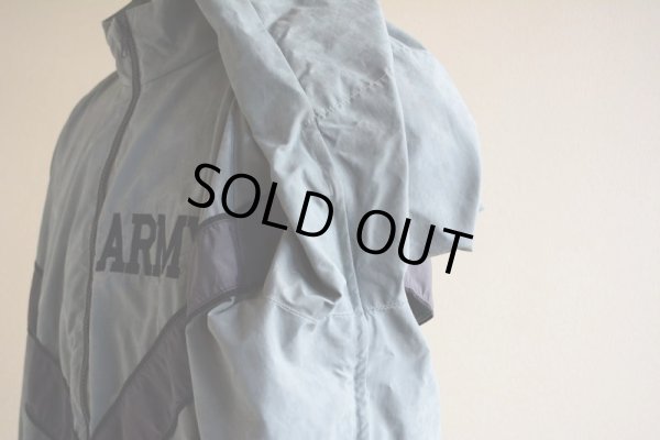 画像13: 2000s US.ARMY IPFU ナイロントレーニングジャケット　 全面ACU迷彩リフレクト　 表記MEDIUM-REGULAR 