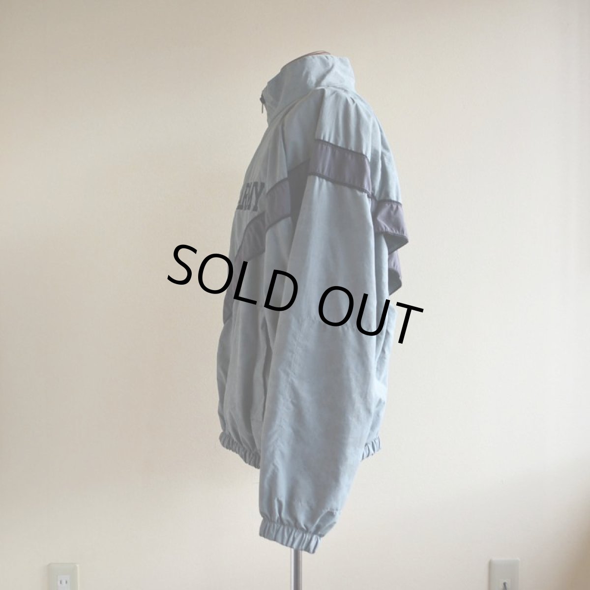 画像4: 2000s US.ARMY IPFU ナイロントレーニングジャケット　 全面ACU迷彩リフレクト　 表記MEDIUM-REGULAR  (4)