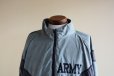 画像5: 2000s US.ARMY IPFU ナイロントレーニングジャケット　 全面ACU迷彩リフレクト　 表記MEDIUM-REGULAR 