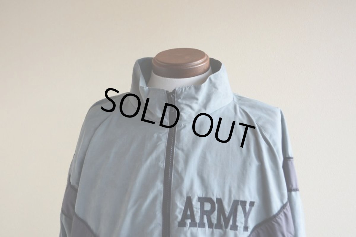 画像5: 2000s US.ARMY IPFU ナイロントレーニングジャケット　 全面ACU迷彩リフレクト　 表記MEDIUM-REGULAR  (5)