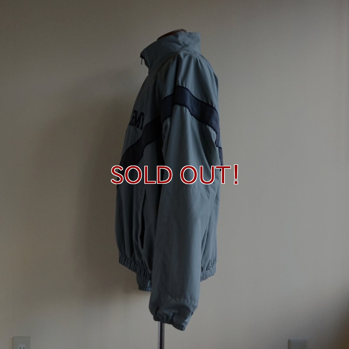 画像4: 2000s US.ARMY IPFU ナイロントレーニングジャケット　 表記LARGE-REGULAR  (4)