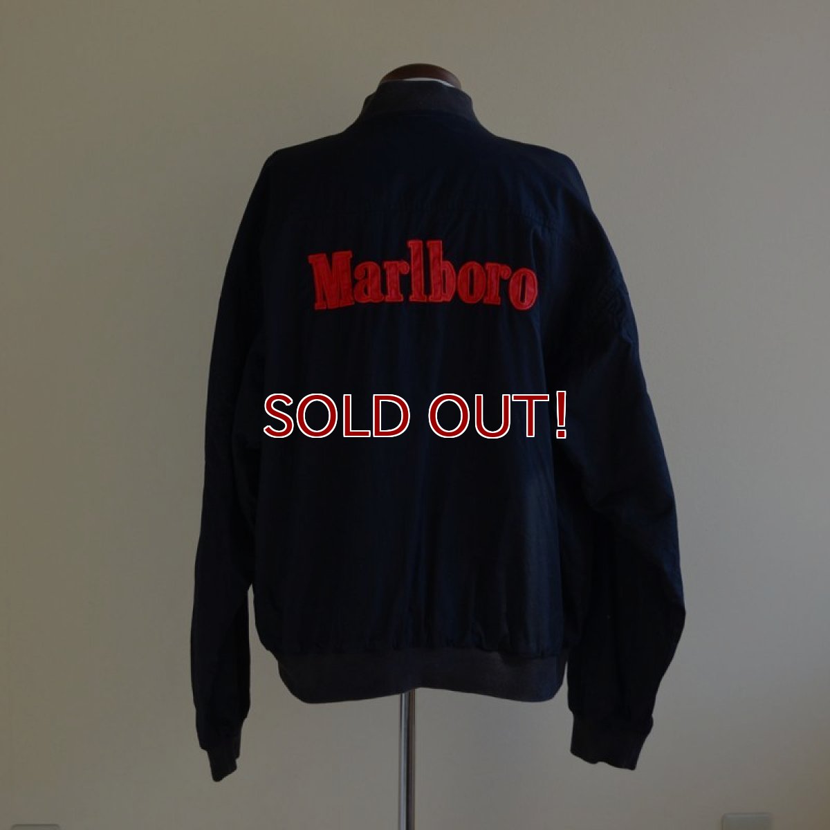 画像1: Marlboro リバーシブルジャケット　 表記XL  (1)
