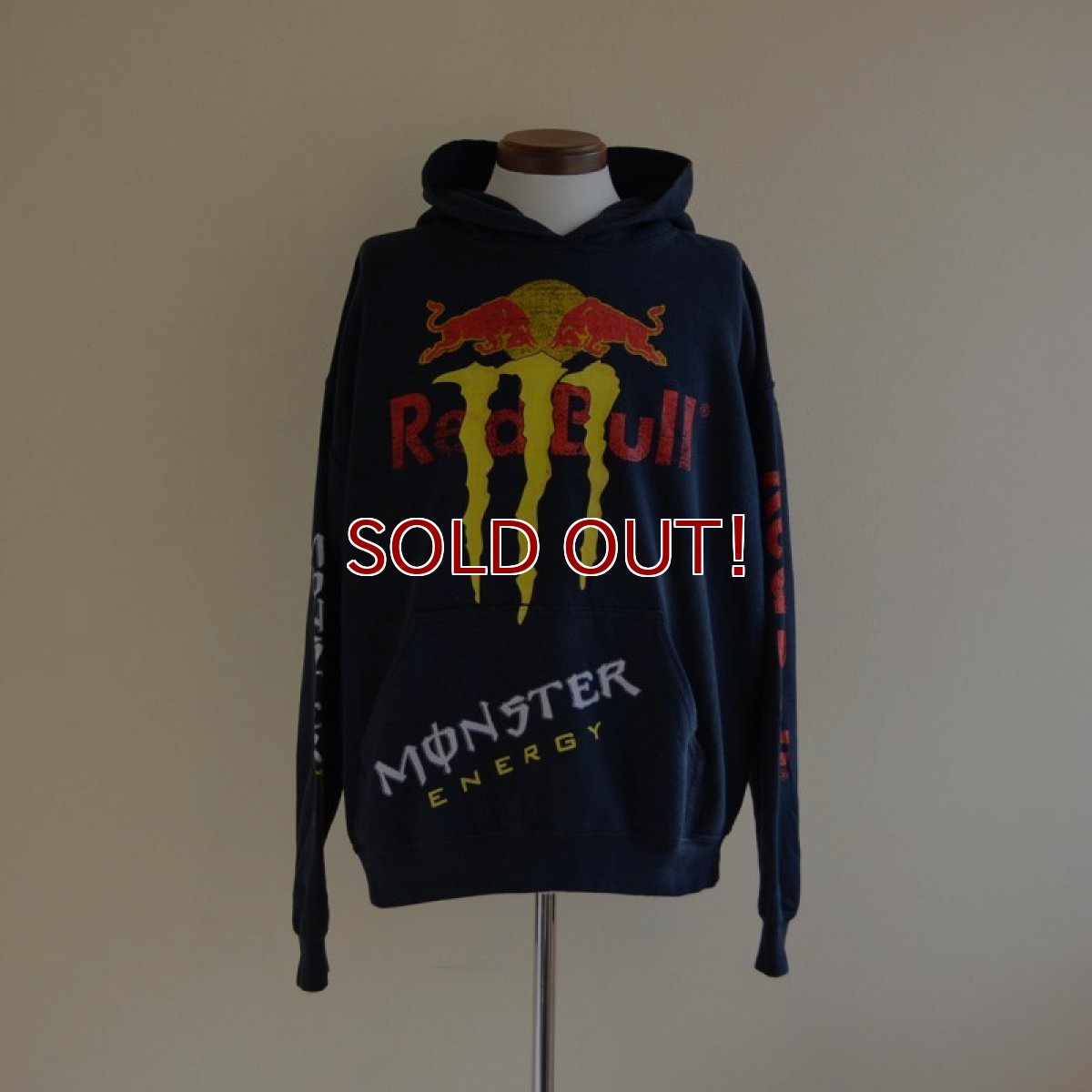 画像1: MONSTER × RedBull スウェットパーカー　 表記L  (1)