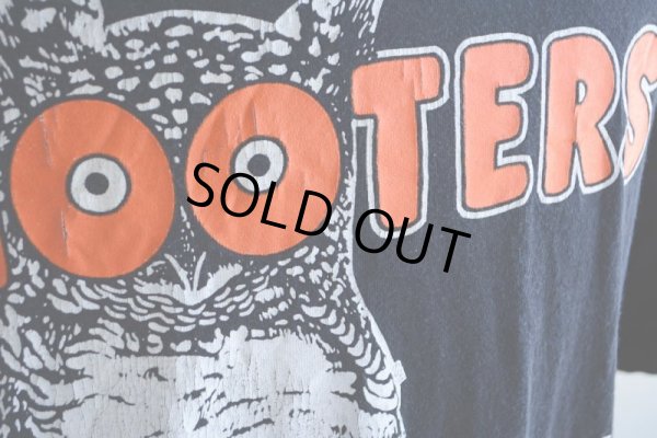 画像8: 1990s HOOTERS 両面プリントTシャツ　 表記L 