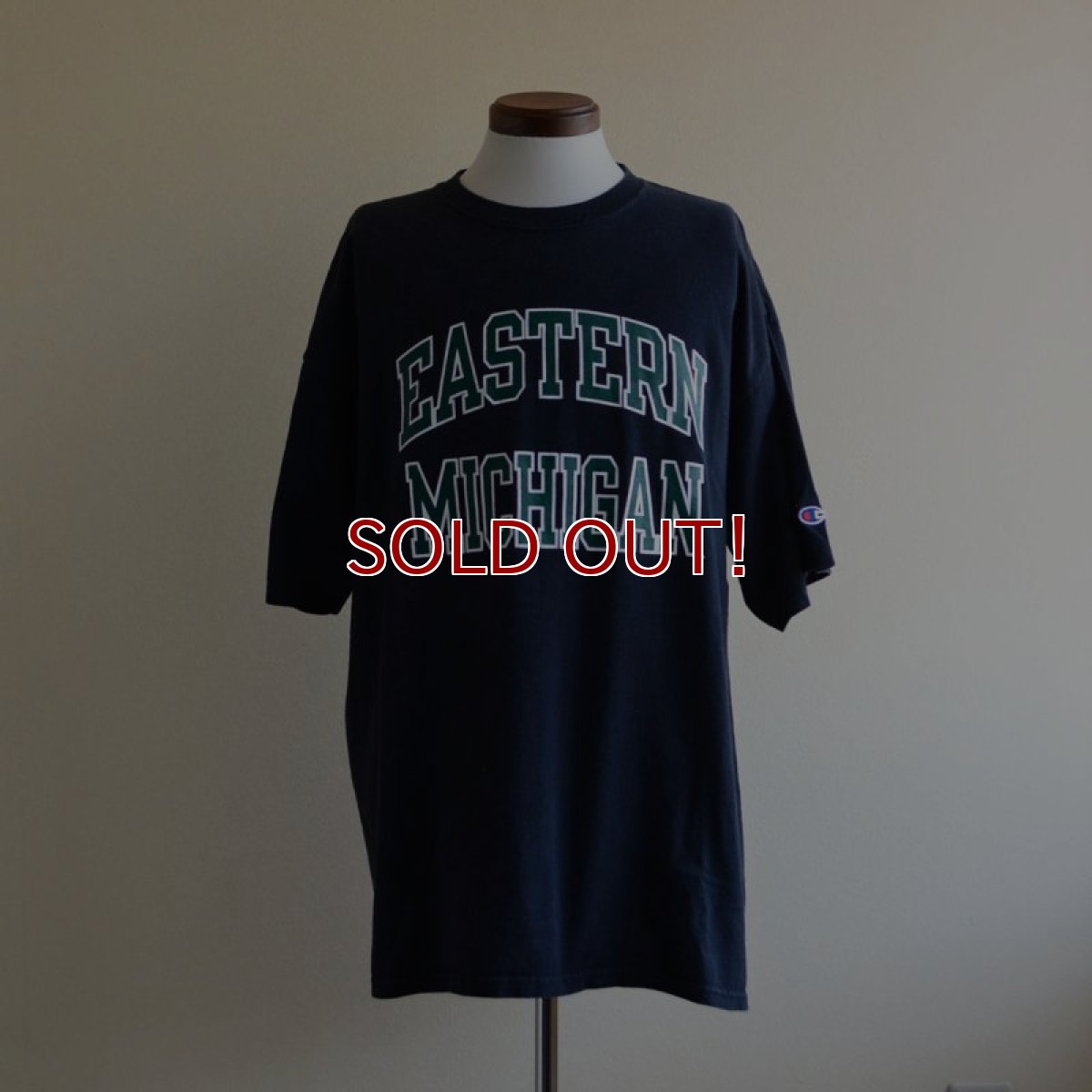 画像1: Champion カレッジTシャツ　 実寸XL  (1)
