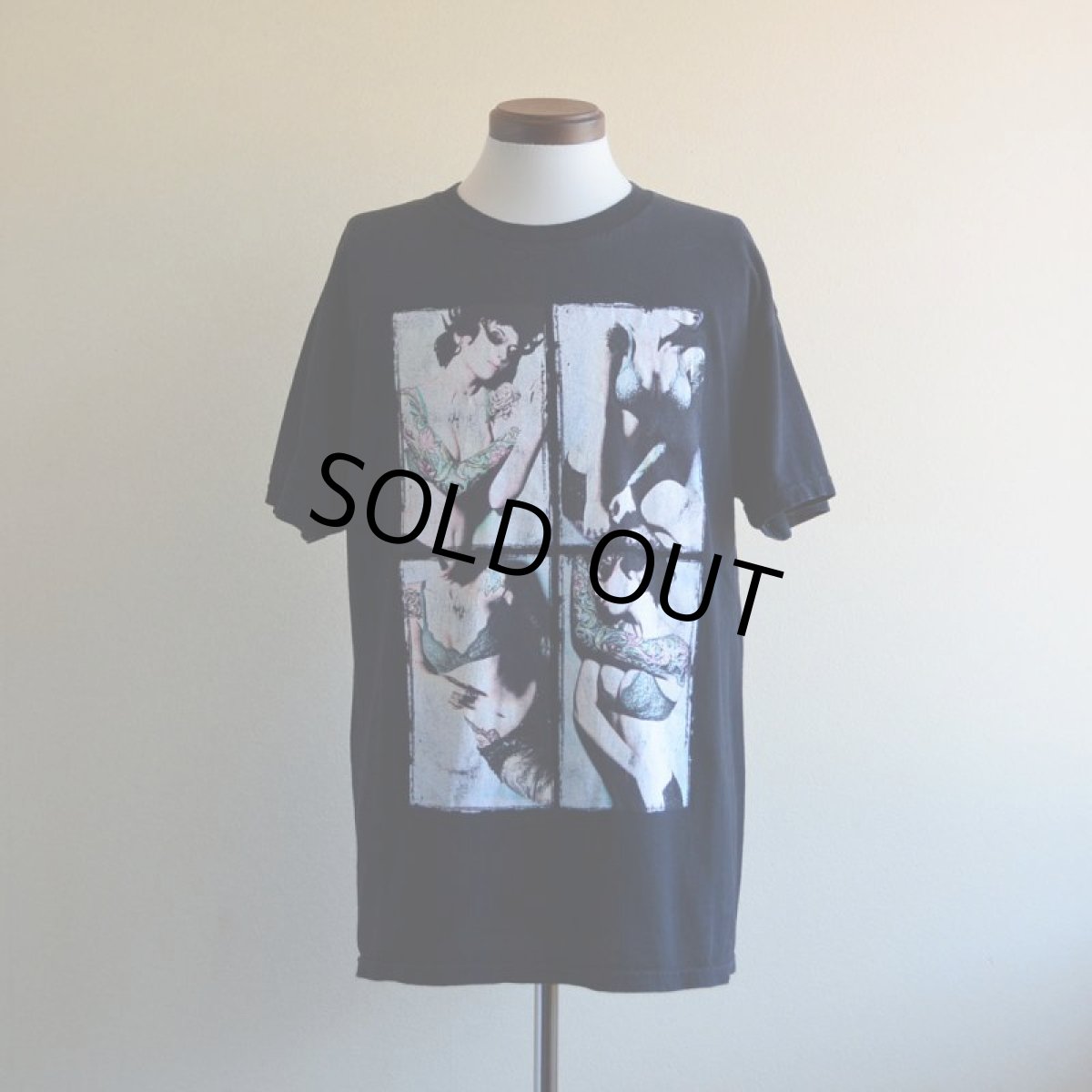 画像1: TATTOO GIRL フォトプリントTシャツ　 表記L  (1)
