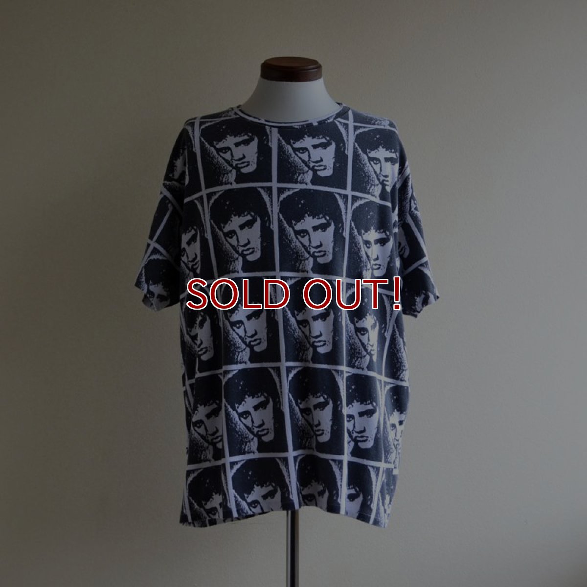 画像1: 1990s ELVIS PRESLEY 総柄プリントTシャツ　 実寸L  (1)
