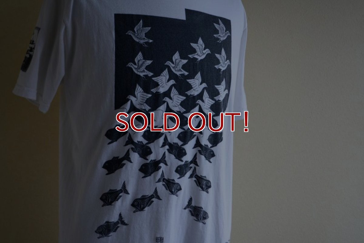 画像7: M.C.Escher Tシャツ　 "Sky and Water I"　 表記L  (7)