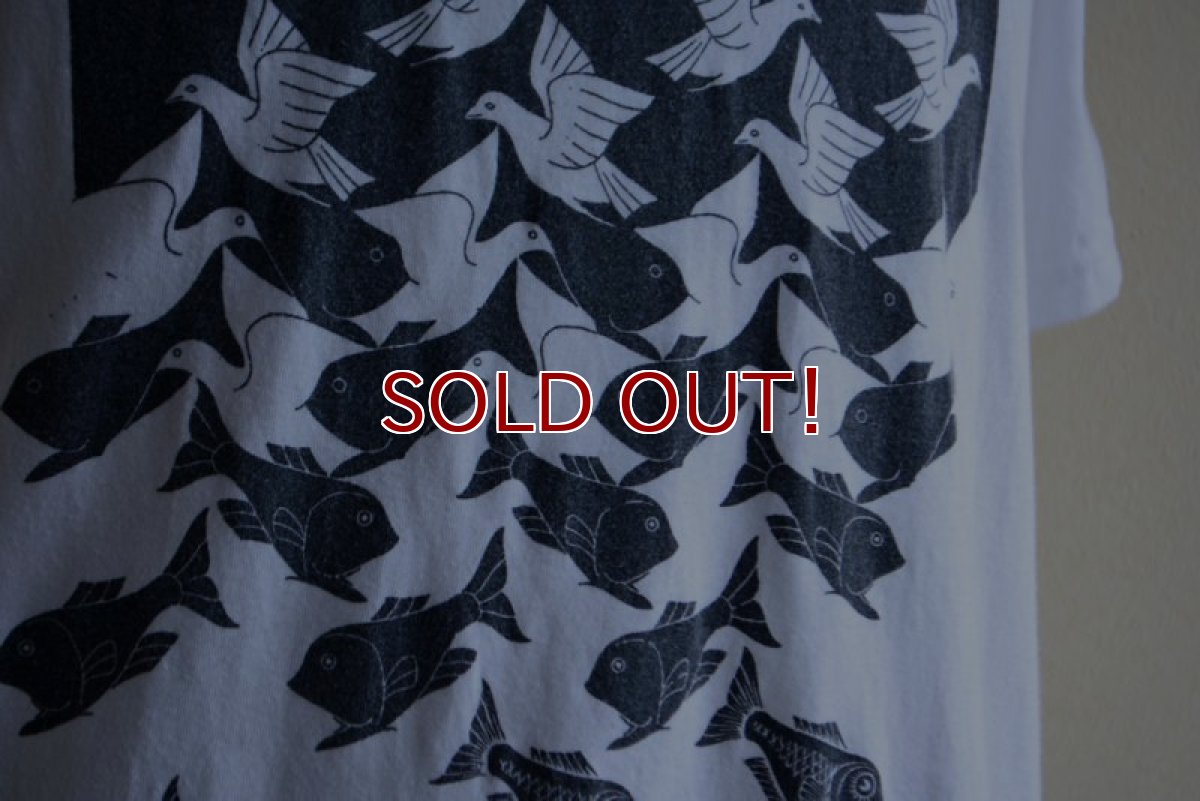 画像8: M.C.Escher Tシャツ　 "Sky and Water I"　 表記L  (8)