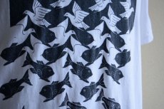 画像8: M.C.Escher Tシャツ　 "Sky and Water I"　 表記L  (8)