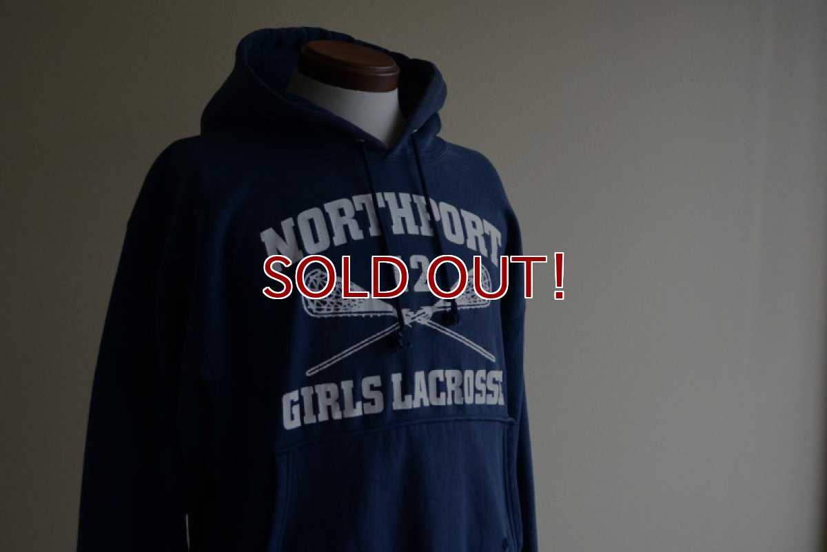 画像9: 2000s Champion リバースウィーブパーカー　 NORTHPORT GIRLS LACROSSE　 表記M  (9)