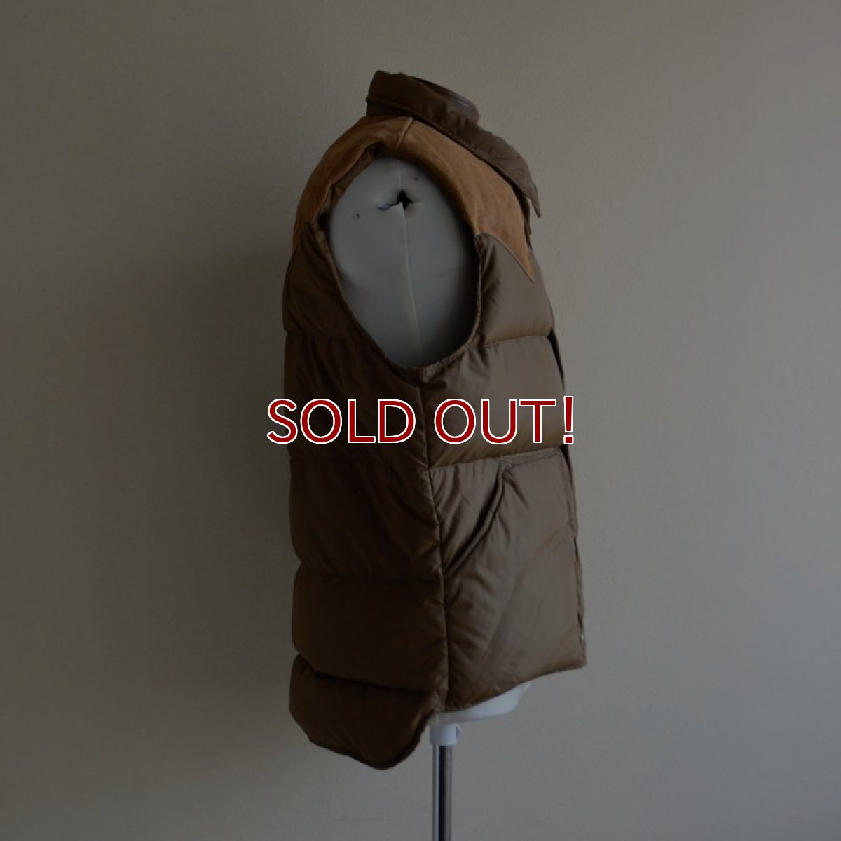 画像2: 1970s Woolrich レザーヨークダウンベスト　 表記L  (2)