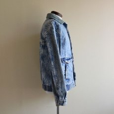 画像2: 1990s Levi's ケミカルデニムジャケット "デカパッチ"　 MADE IN USA　 表記XL  (2)