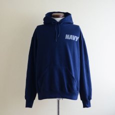 画像1: US.NAVY スウェットパーカー　 MADE IN USA　 表記M  (1)