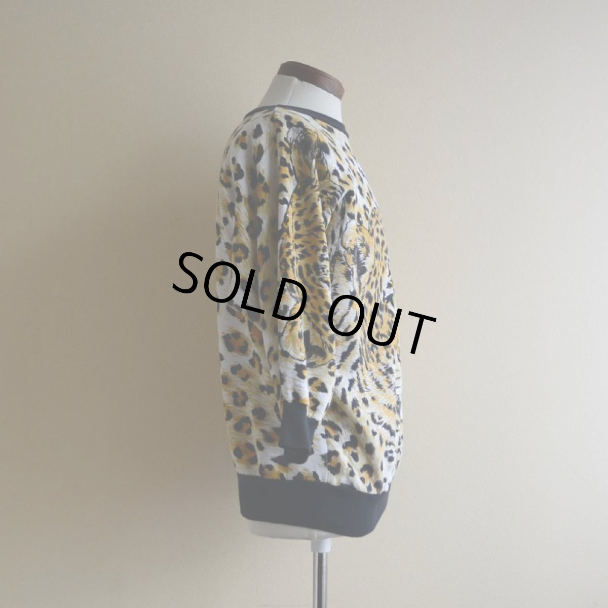 画像2: 1980s ヒョウ柄スウェット　 MADE IN USA　 表記M  (2)