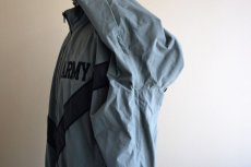 画像12: 2000s US.ARMY PFU ナイロントレーニングジャケット　 表記MEDIUM-LONG  (12)