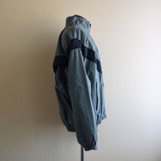 画像2: 2000s US.ARMY PFU ナイロントレーニングジャケット　 表記SMALL-REGULAR  (2)