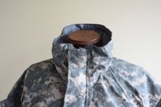 画像7: 2000s US.ARMY ECWCS GEN2 ゴアテックスパーカー　 "ACU迷彩"　 表記SMALL-REGULAR  (7)