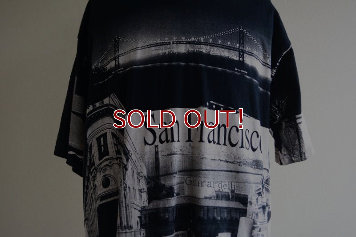 画像8: 1990-00s SAN FRANCISCO 総柄プリントTシャツ　 Edwards Teez　 表記XL  (8)