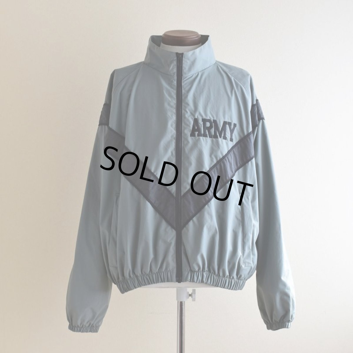 画像1: 1990s US.ARMY IPFU ナイロントレーニングジャケット　 表記MEDIUM-SHORT  (1)