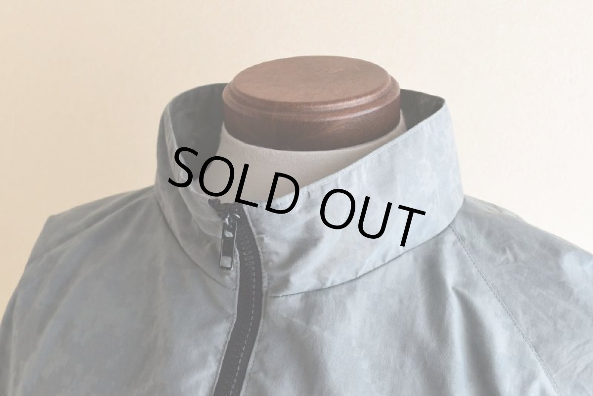 画像6: 2000s US.ARMY PFU ナイロントレーニングジャケット　 "全面ACU迷彩リフレクト"　 表記MEDIUM-REGULAR  (6)